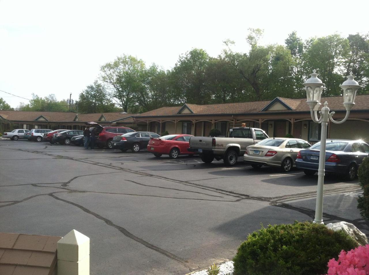 Cheshire Welcome Inn Exterior photo